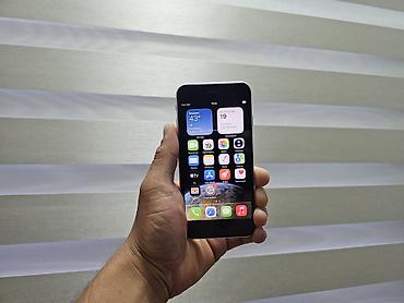 Apple iPhone: IPhone SE, Б/у, 64 ГБ, Белый, Защитное стекло, 76 % — 5