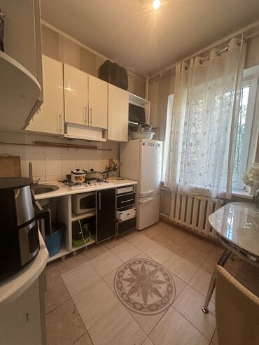 поля поливной: 3 комнаты, 65 м², 105 серия, 3 этаж, Косметический ремонт