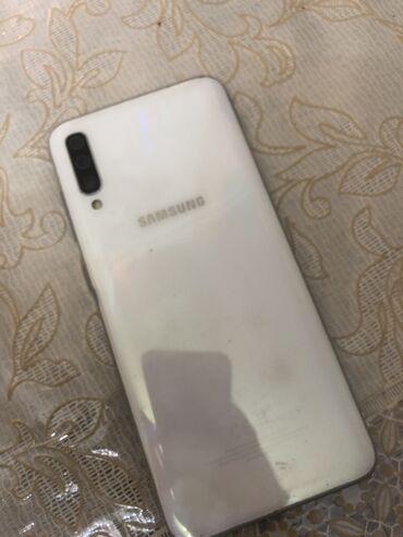 Samsung: Samsung Galaxy A70, 128 GB, rəng - Ağ, Sensor, İki sim kartlı, Face ID