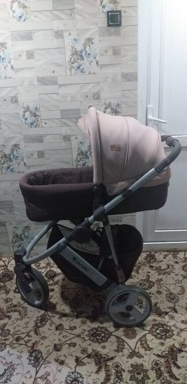 Çox az işlenmiş kalyaska satılır. Hem beşiyi var, hem gezinti üçündür