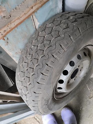 1221 2: Колесо на Mercedes Sprinter. - Размер шины: 225/70 R15C (LT). - — 1