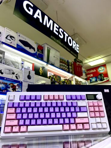 экран и клавиатура: Беспроводная механическая клавиатура от Motospeed YK830 с