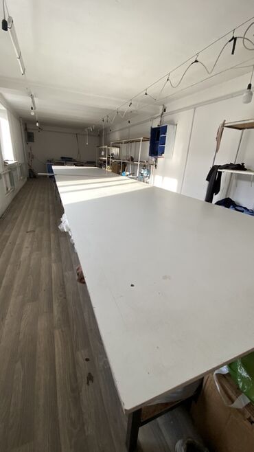 заказать мебель в бишкеке: Закройный стол, цвет - Белый at lalafo.kg заказать мебель в бишкеке: Закройный стол, цвет - Белый