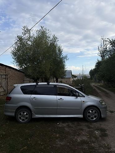 машина кроссовер: Toyota Ipsum: 2003 г., Автомат, Универсал — 2