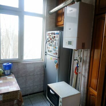 Uzunmüddətli kirayə mənzillər: Qara Qarayev metro yaxınlığında, parka yaxın, 5 mərtəbəli binanın 3-cü — 7