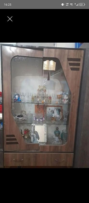 isqaflar: Vitrin şkaf - Material: ağac teksturalı laminat, qara dekor — 1