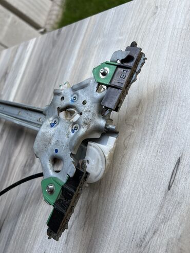 Стекла и комплектующие: Механизм стеклоподъемника Заднее правое Toyota, 2020 г., Б/у, Оригинал at lalafo.kg — 5 Стекла и комплектующие: Механизм стеклоподъемника Заднее правое Toyota, 2020 г., Б/у, Оригинал — 5