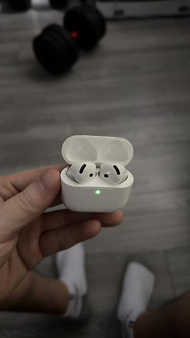 Аксессуары для мобильных телефонов: AirPods 5 wireless charging case брал совсем недавно в iStore — 2