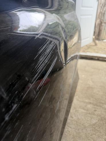 kia sanata: H.Santafe 2019 sağ arxa qapı yüngül zedeynen deyerinnen ucuz satılır — 1