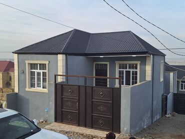 дом с гаражом и мансардой: Satılır – həyət evi - Bir mərtəbəli, kürsülü fərdi yaşayış evi - Açıq