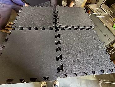 Модульные покрытия, пазлы: Плитка-коврик из резиновой крошки с замком «пазл» для спортивных и — 45