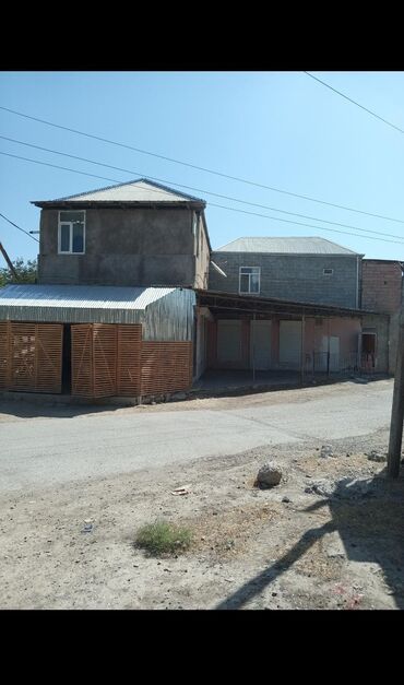 ələt qəsəbəsində ev satılır: 4 otaqlı, 200 kv. m, Kredit yoxdur, Orta təmir