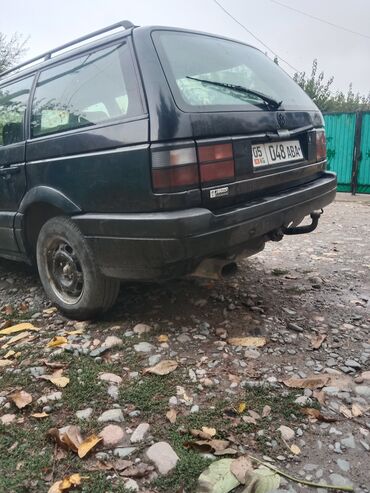 аваринний авто: Volkswagen Passat: 1992 г., 1.8 л, Механика, Бензин, Универсал