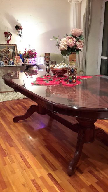 стол кухонный из дерева: Satiram--- 1.000 manata-- 8 nəfərli̇k (((qi̇yməti̇ son))))--- qirmizi