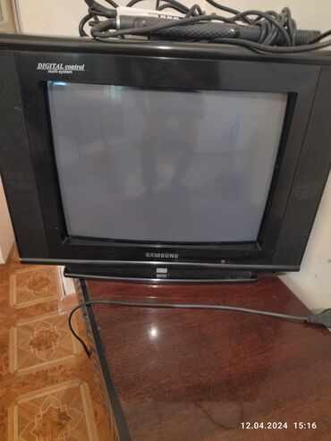 бытовой техника бу: Продаётся телевизор, в рабочем состоянии, б/у. 500с. микроволновая