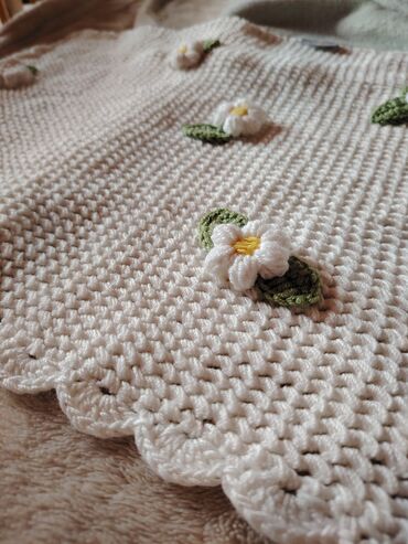 pepco odeca za bebe decake: Bebi ćebence Dimenzije 66 x 48 cm. Materijal 100 % akril. Ručno