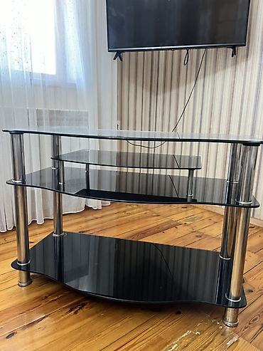 Yeni, Düz TV altlığı, Polkalı, Şüşəli