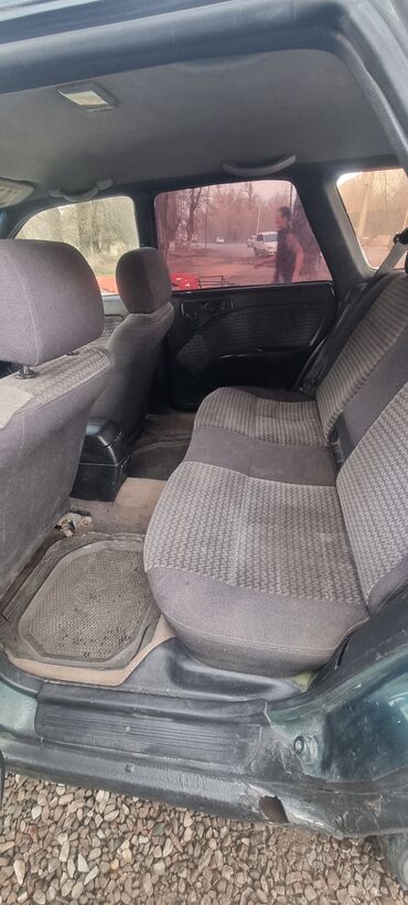 Subaru: Subaru Legacy: 1998 г., 2 л, Механика, Бензин, Универсал — 8