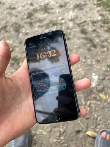 продам пк: IPhone 8, Колдонулган, 64 ГБ, Кара, Заряддоочу түзүлүш, 100 %