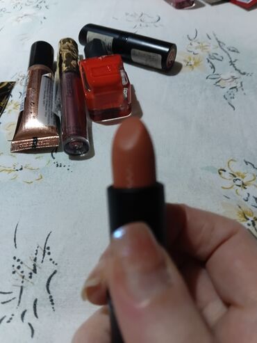 Šminka: Set šminke i nege – raznovrsni proizvodi za kompletan makeup look i — 12