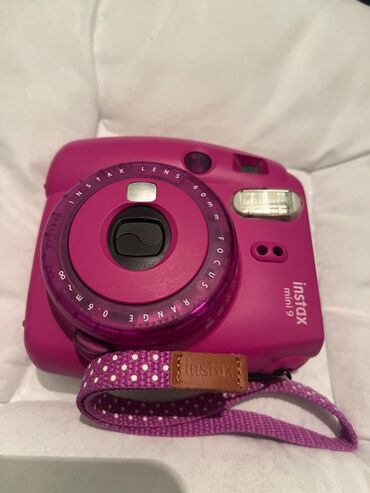 фотоаппарат instax mini: Akkumulyatorun növü : 2x1.5 V AA batareya Rəng : pink Çəki : 307 q