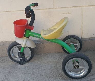 Продам детский велосипед, машину и игрушки