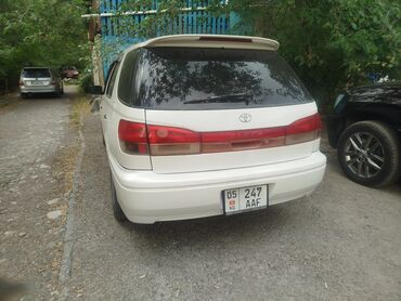 авто volkswagen passat б3 1991 года: Toyota Vista: 2000 г., 2 л, Автомат, Бензин, Универсал