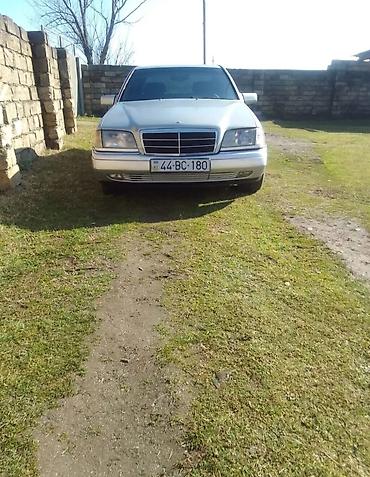 10 lt 663: Mercedes-Benz C 180: 1.8 l | 1994 il Sedan — 1