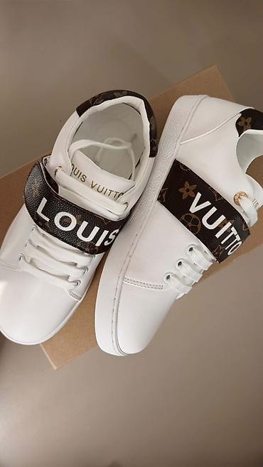 Мужские кроссовки, 39, Louis Vuitton, Новый, цвет - Белый at lalafo.kg Мужские кроссовки, 39, Louis Vuitton, Новый, цвет - Белый