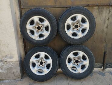 купить бу шины в бишкеке: Продаю комплект 
цена 7000 
R17