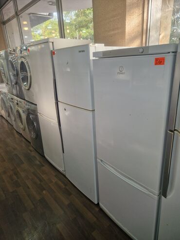 Lixiang: Indesit iki qapılı soyuducu - Rəng: ağ - Brend: Indesit (ön paneldə