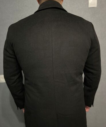 черная рубашка мужская: Продается новое мужское пальто, производство Турция, причина продажи