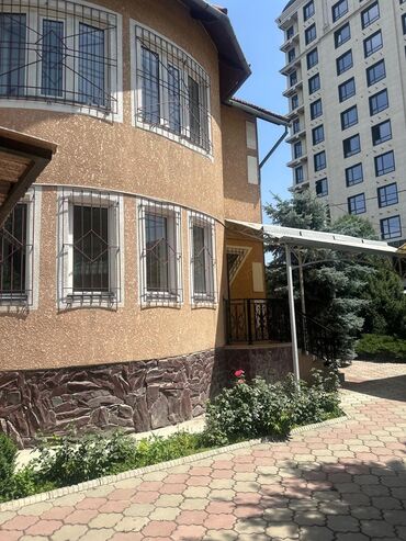дом на пишпеке: 220 м², 6 комнат, Утепленный, Теплый пол, Бронированные двери