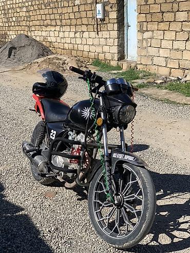 sky 49 moped: Motosiklet – kafe-reyser üslubunda kustom - Rəng: qara/qırmızı — 4