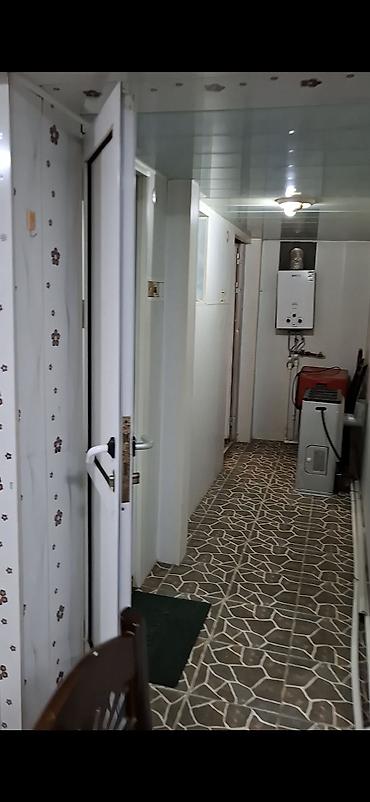 daşınan evler: Saray merkezde İnternatın krugunda yaxın 270m addelni heyet evi.Ayın — 8