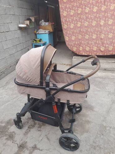 куплю детские машинки: Продается коляска в хорошем состоянии