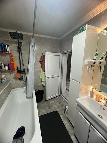 Продажа коттеджей и домов: Продается дом. Первая линия по Алматинке. Красная книга, 2,2 сотки at lalafo.kg — 11 Продажа коттеджей и домов: Продается дом. Первая линия по Алматинке. Красная книга, 2,2 сотки — 11