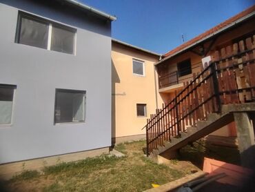 Kuće na prodaju: 350 kv. m, 6 soba — 7