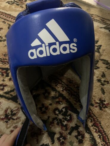 спорт перчатки: Продаю: боксерские перчатки шлем общей цена 3500