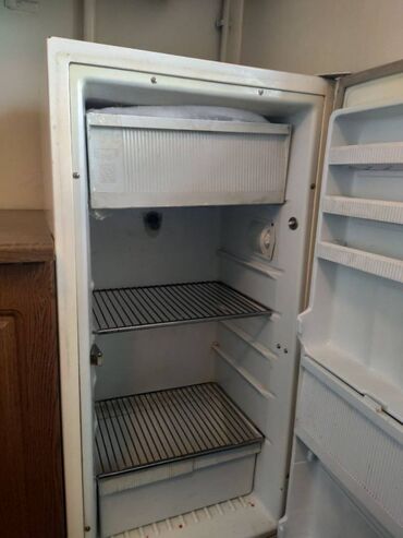 старый пасуда: Холодильник Двухкамерный