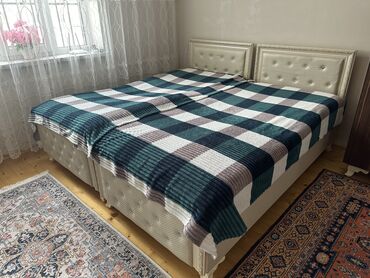Кровати: Двуспальная кровать