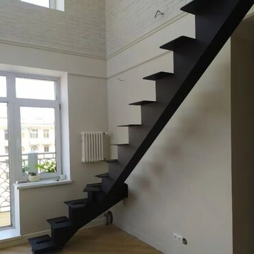 Pilləkən məhəccərləri: Demir pilləkənlər evlere bağ evlərinə yerinə uyğun dəmir — 17