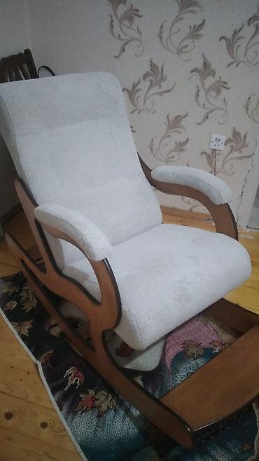 ağ stullar: Yeni, Kreslo-kaçalka, Parça — 1