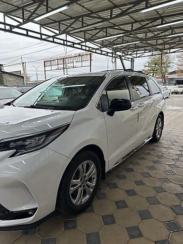 Toyota: Toyota Sienna: 2022 г., 2.5 л, Вариатор, Гибрид, Минивэн — 3