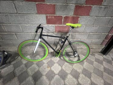 Велосипеды: СРОЧНО продаю шоссейный велосипед размер колес 28, шосс без