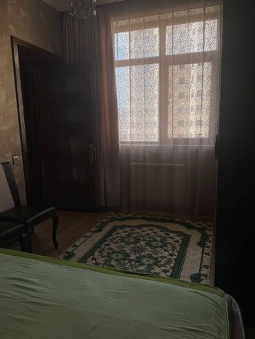 Uzunmüddətli kirayə mənzillər: Mənzil kirayə verilir. 3 otaq, 19.8 mərtəbə, 90 kv, tam əşyalı — 4