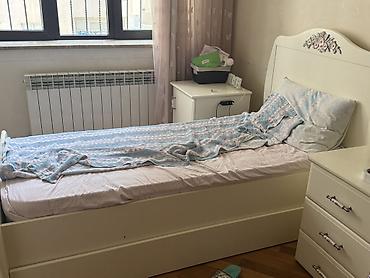 ders masa: Uşaq/yeniyetmə otağı üçün mebel dəsti Tərkibi: - Tək nəfərlik çarpayı — 3