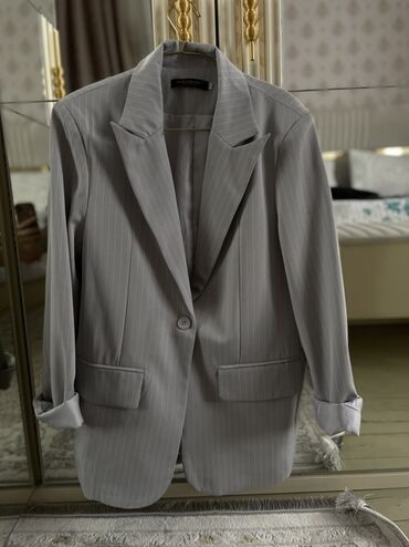 cins pencekler instagram: Пиджак, Yves Saint Laurent, M (EU 38)