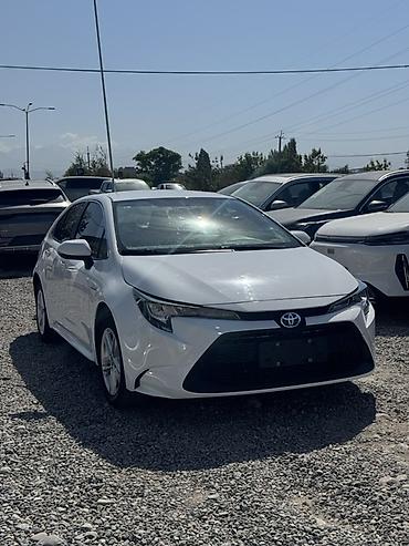 byd e1: Toyota Corolla: 2023 г., 1.8 л, Вариатор, Гибрид, Седан — 3
