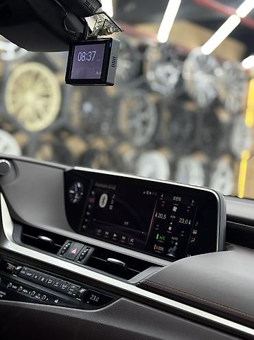 Lexus: Lexus ES: 2019 г., 2.5 л, Вариатор, Гибрид, Седан — 12